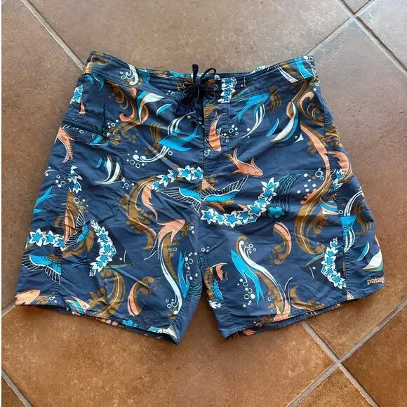 Patagonia Mens Tropical Ocean Motif Blue Multi-Colored Board Shorts size 34 - Picture 7 of 7